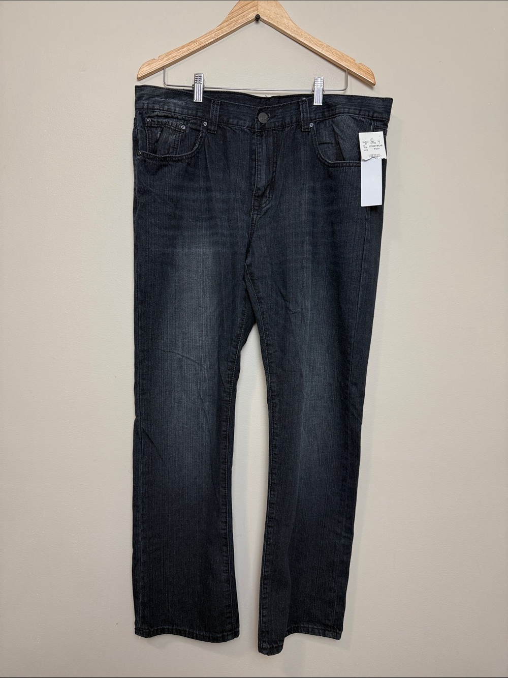 Ecko Unlimited Men's Relaxed Straight Jeans - size 38